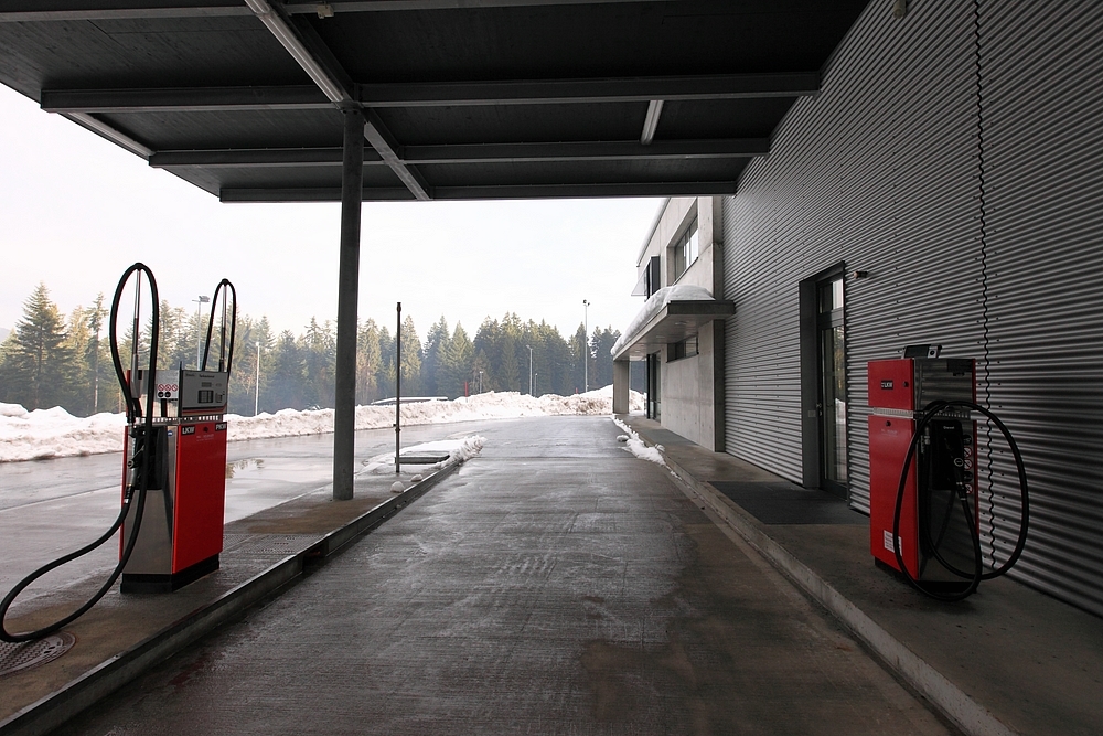 Tankstelle Säge, Doren voeg 090